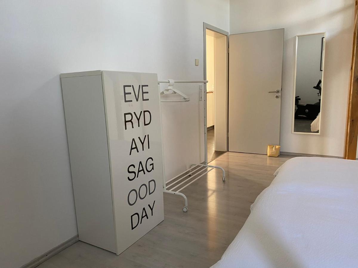 Moderne 70 Qm Ferienwohnung In Waldrandlage Eppelborn Kültér fotó