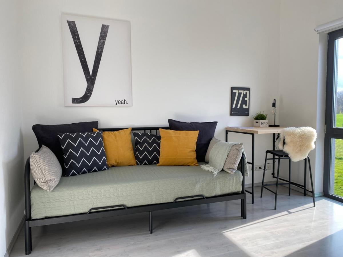 Moderne 70 Qm Ferienwohnung In Waldrandlage Eppelborn Kültér fotó