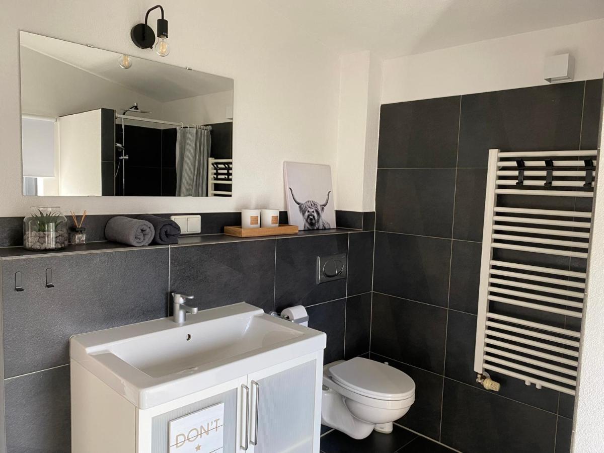 Moderne 70 Qm Ferienwohnung In Waldrandlage Eppelborn Kültér fotó