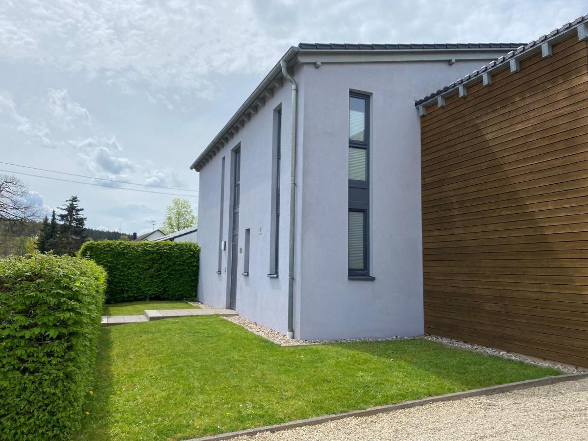 Moderne 70 Qm Ferienwohnung In Waldrandlage Eppelborn Kültér fotó